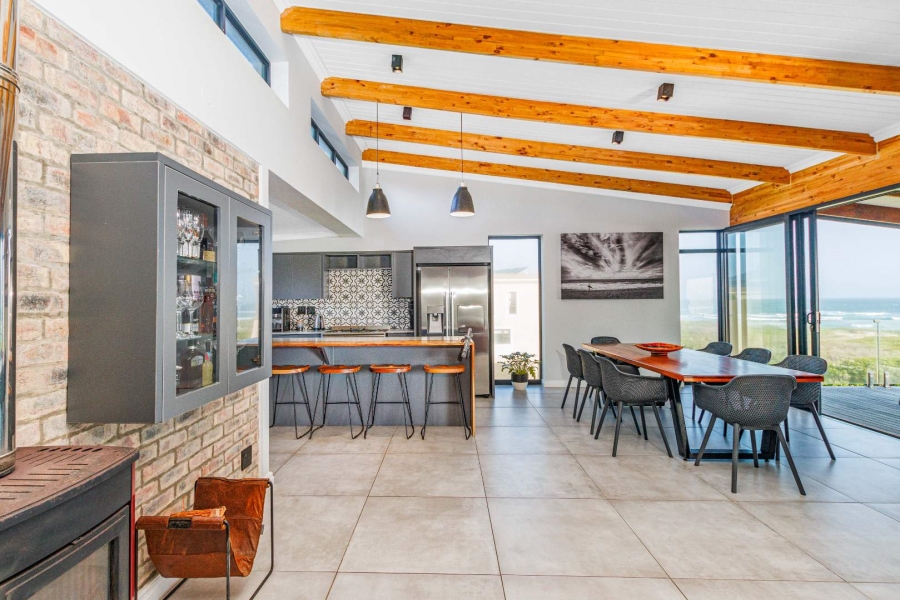 5 Bedroom Property for Sale in Myoli Beach Western Cape